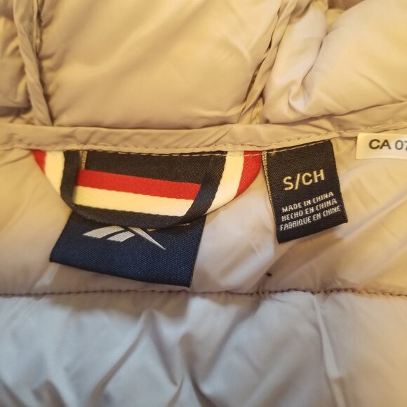 Reebok Hooded Puffer Jacket with Glacier Shield Insulation - Picture 9 of 10